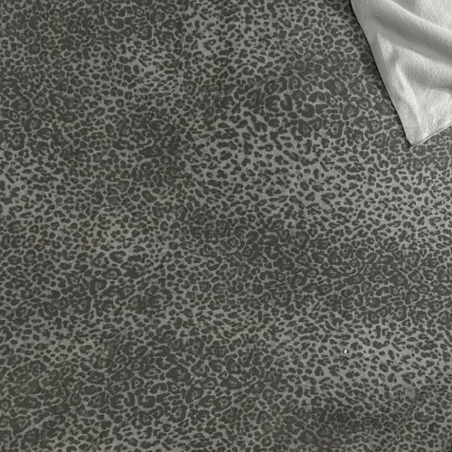 Grey leopard print